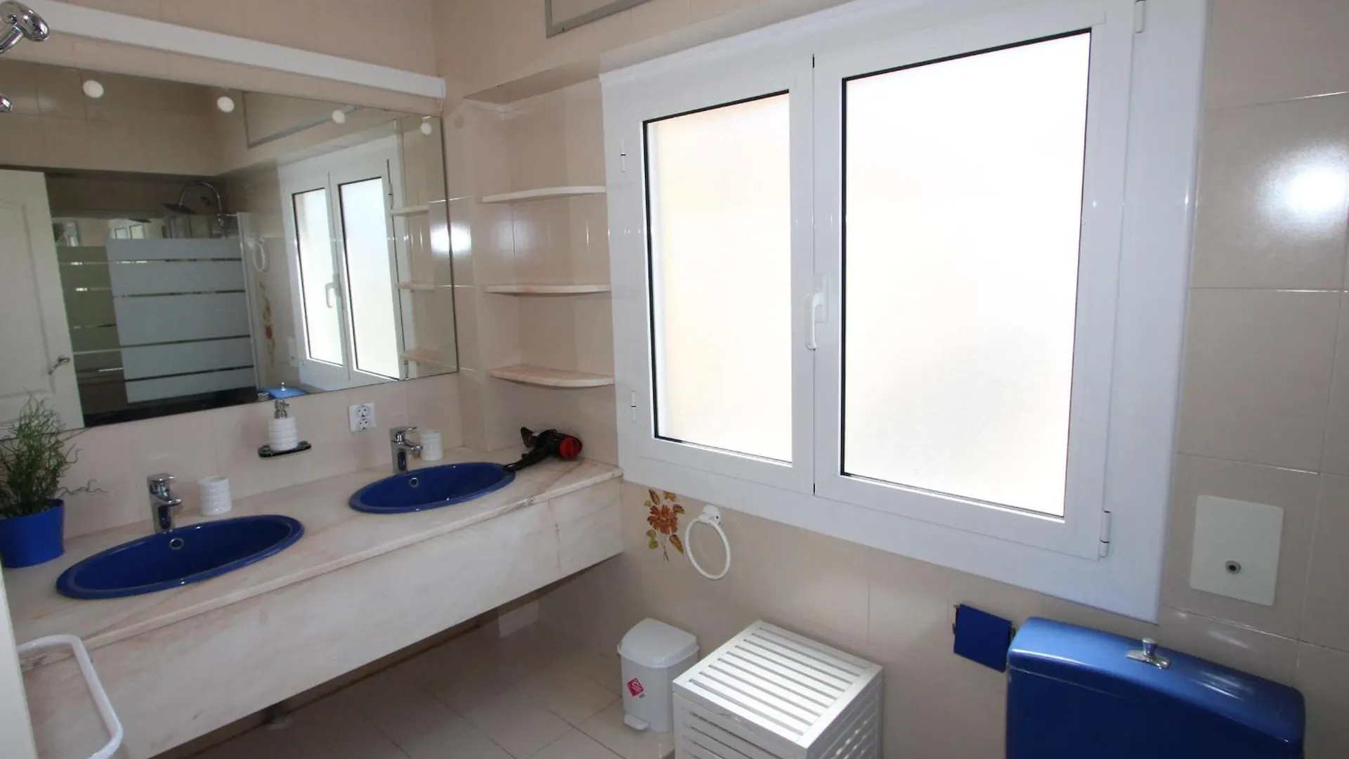 Casa Carine, Ideal Vacaciones: Wifi, Opcional Aire Acondicionado, Admite Mascotas, Playa Para Perros - Es-184-63 Deltebre Spain