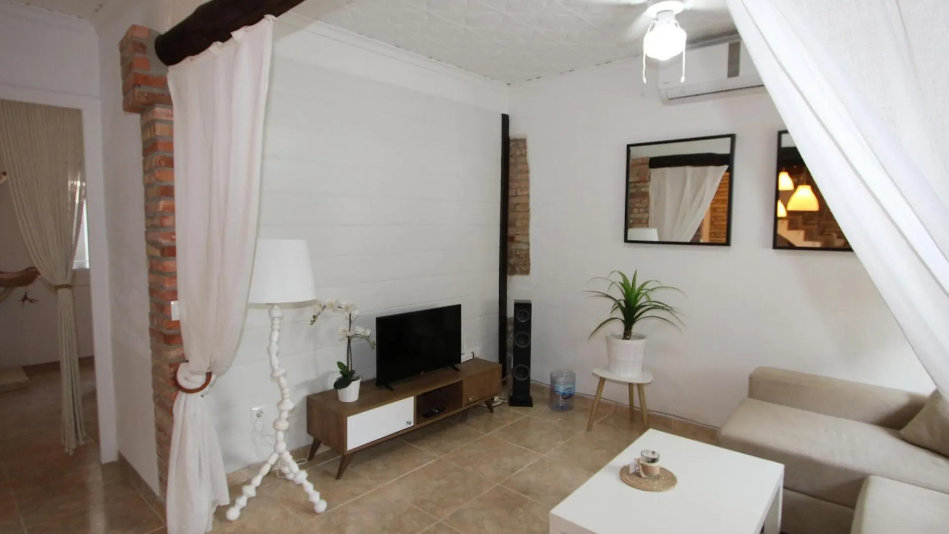 Casa Carine, Ideal Vacaciones: Wifi, Opcional Aire Acondicionado, Admite Mascotas, Playa Para Perros - Es-184-63 Deltebre 0*,  Spain